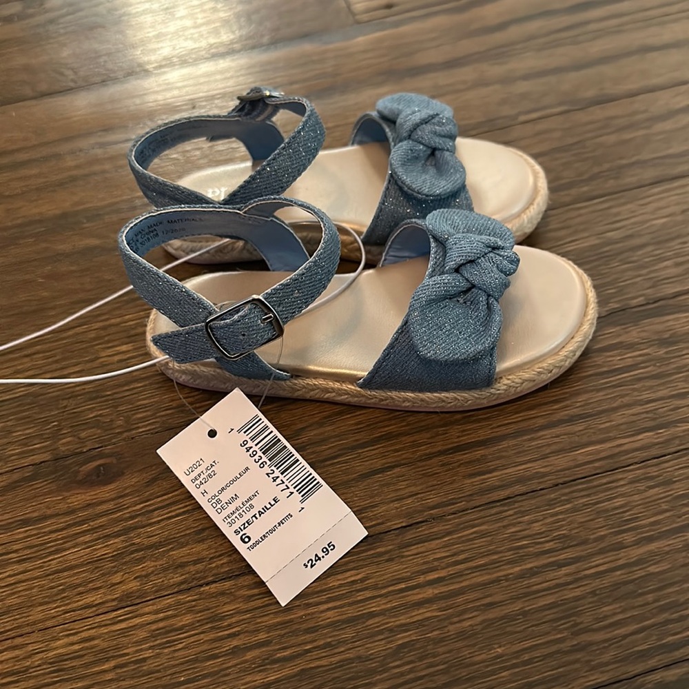 Nwt sandals
